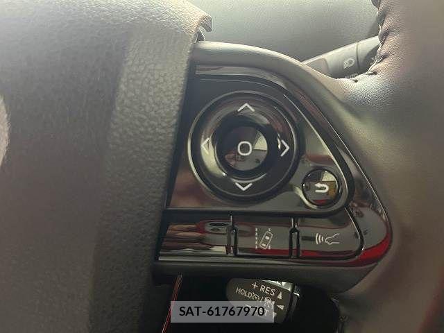 Toyota PRIUS 2021-02 8831123-13