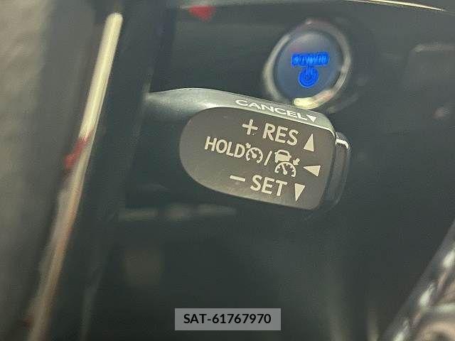 Toyota PRIUS 2021-02 8831123-14