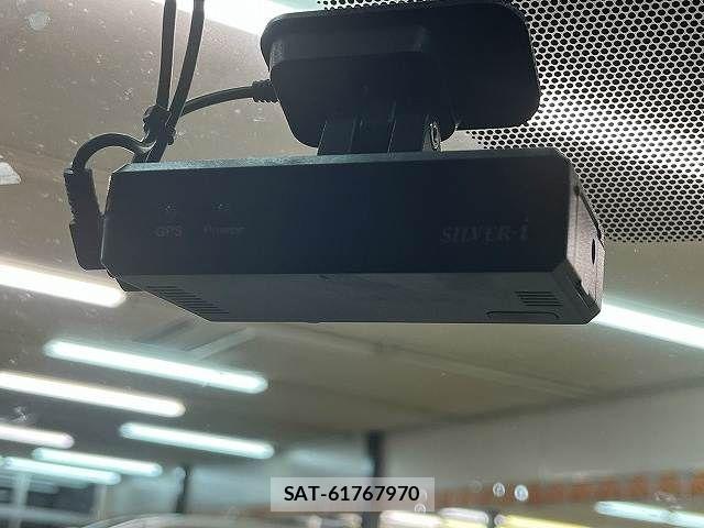 Toyota PRIUS 2021-02 8831123-15