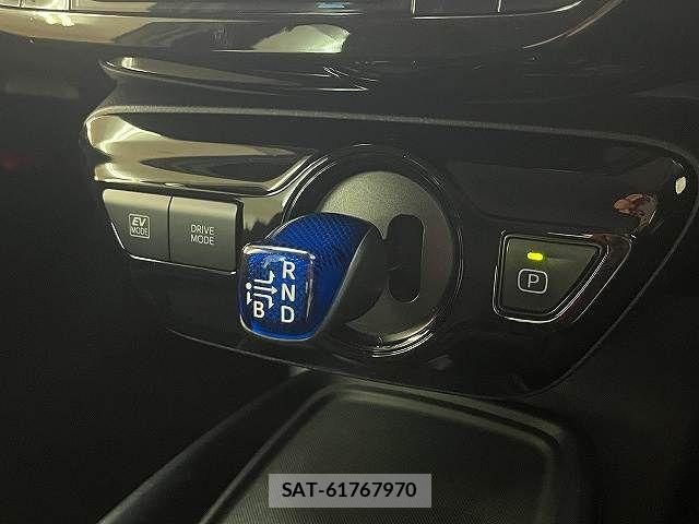 Toyota PRIUS 2021-02 8831123-16