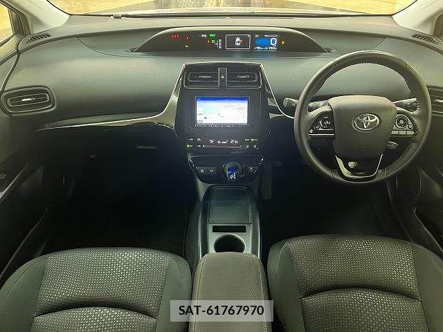 Toyota PRIUS 2021-02 8831123-1