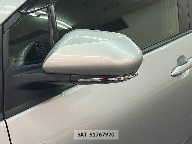 Toyota PRIUS 2021-02 8831123-19