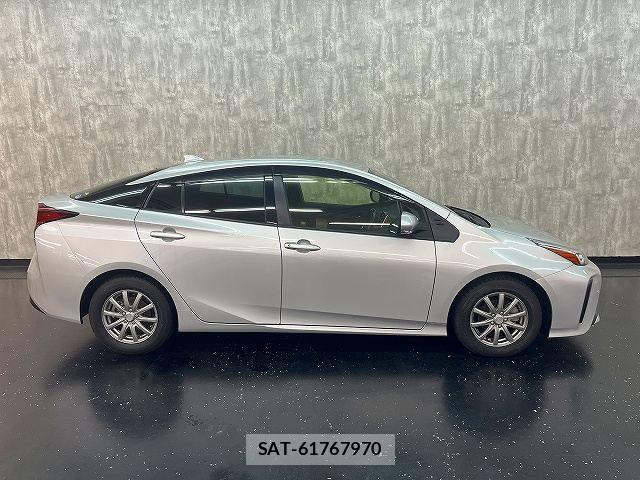 Toyota PRIUS 2021-02 8831123-22