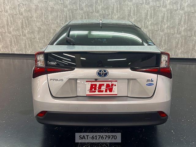 Toyota PRIUS 2021-02 8831123-24
