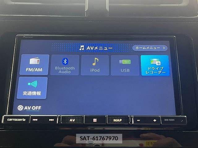 Toyota PRIUS 2021-02 8831123-4