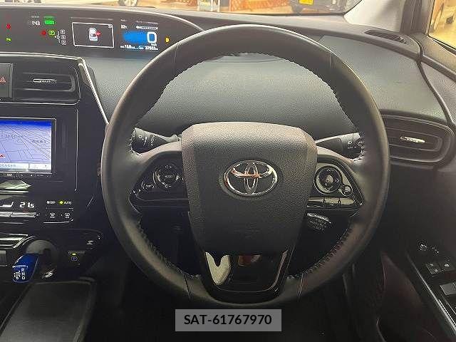 Toyota PRIUS 2021-02 8831123-7