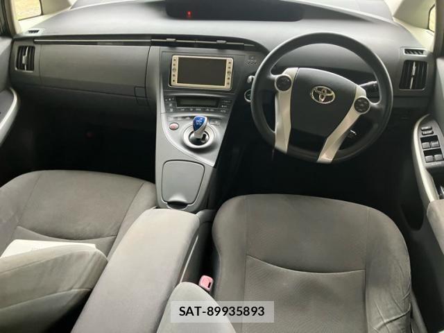 Toyota PRIUS 2010-09 8831186-16