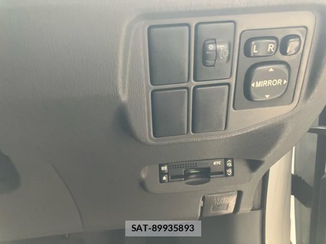 Toyota PRIUS 2010-09 8831186-23