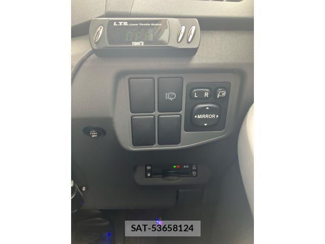 Toyota PRIUS 2010-03 8831191-11