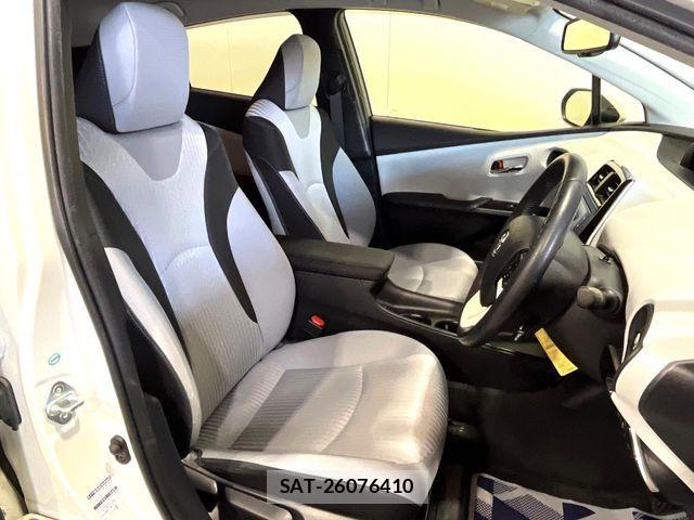 Toyota PRIUS 2017-11 8831130-9