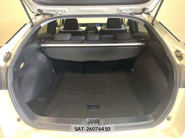 Toyota PRIUS 2017-11 8831130-11