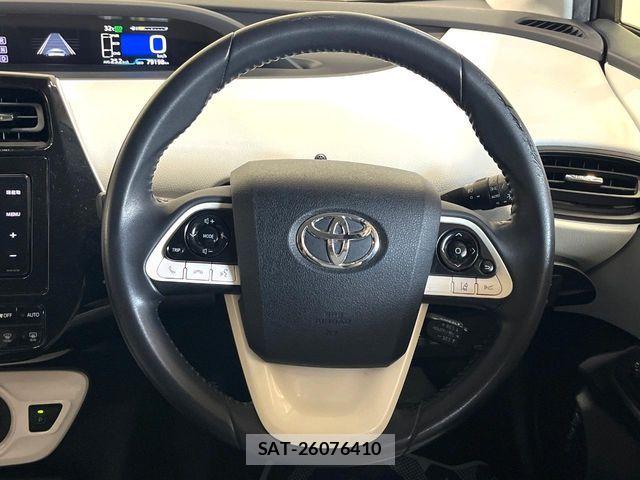Toyota PRIUS 2017-11 8831130-13