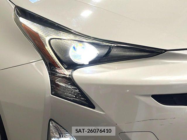 Toyota PRIUS 2017-11 8831130-15