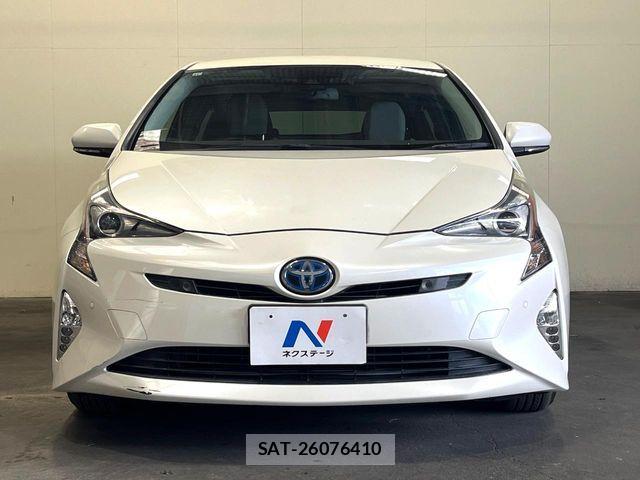 Toyota PRIUS 2017-11 8831130-16