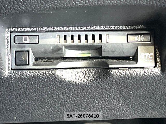 Toyota PRIUS 2017-11 8831130-6