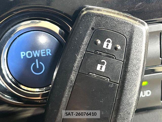 Toyota PRIUS 2017-11 8831130-8