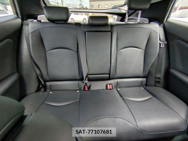Toyota PRIUS 2016-07 8831153-12