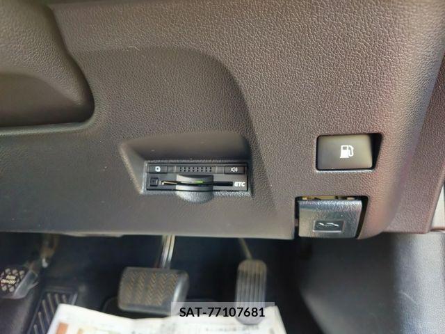 Toyota PRIUS 2016-07 8831153-24