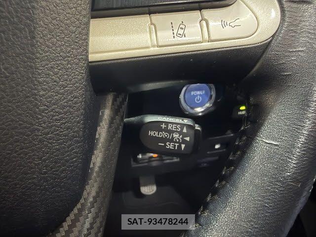 Toyota PRIUS 2016-06 8850385-11