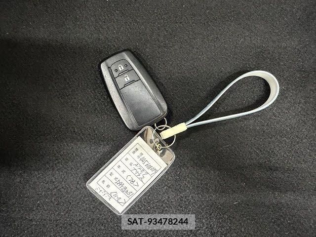 Toyota PRIUS 2016-06 8850385-12