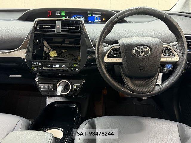 Toyota PRIUS 2016-06 8850385-1
