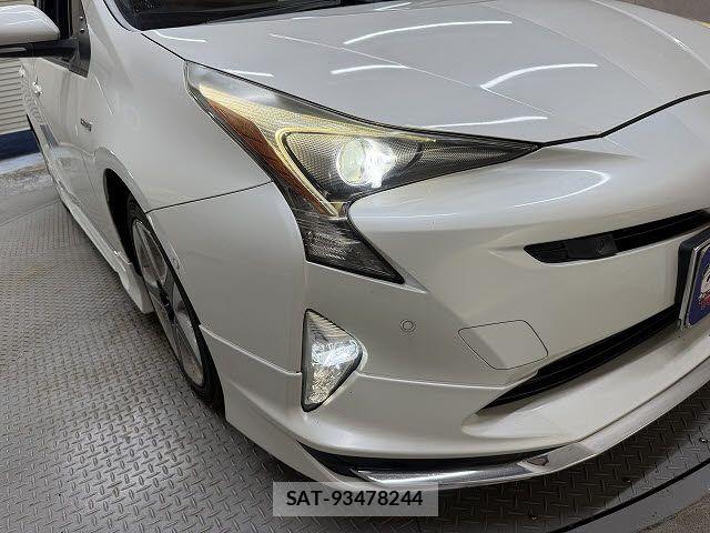 Toyota PRIUS 2016-06 8850385-19