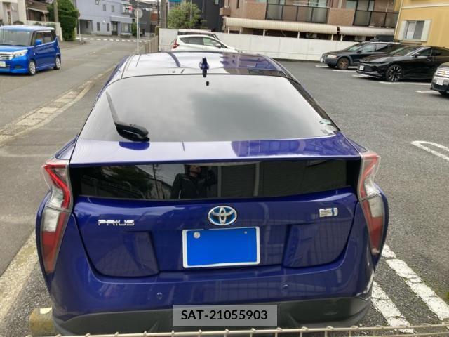 Toyota PRIUS 2016-01 8850404-11