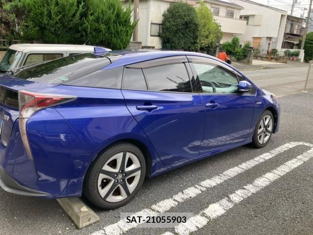 Toyota PRIUS 2016-01 8850404-14