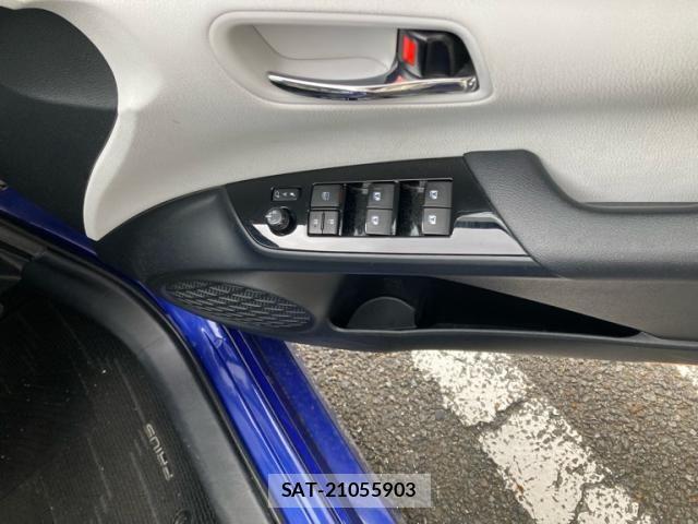 Toyota PRIUS 2016-01 8850404-18