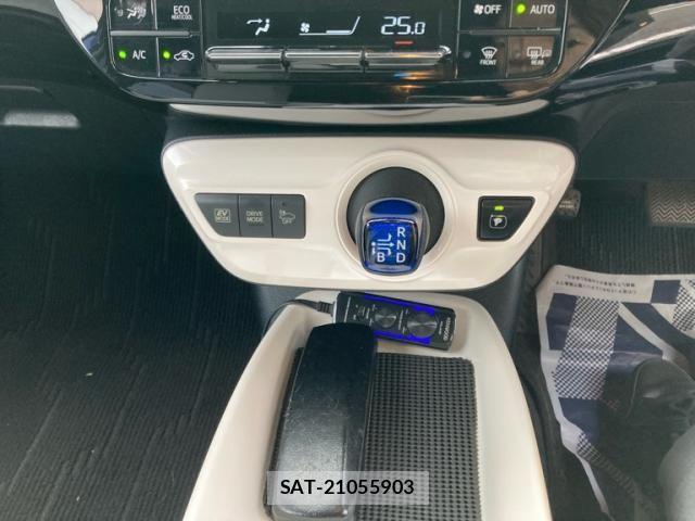 Toyota PRIUS 2016-01 8850404-24