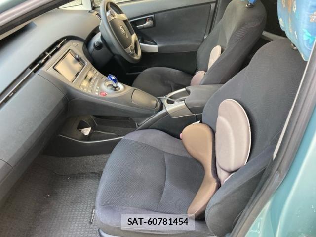 Toyota PRIUS 2012-08 8850411-13