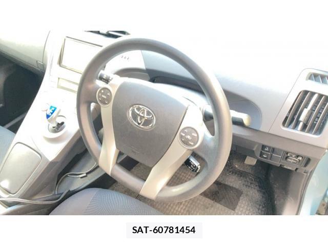 Toyota PRIUS 2012-08 8850411-16