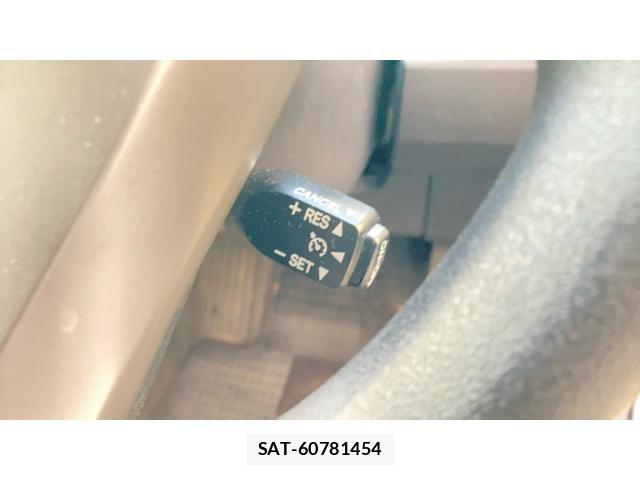 Toyota PRIUS 2012-08 8850411-18