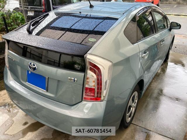Toyota PRIUS 2012-08 8850411-3