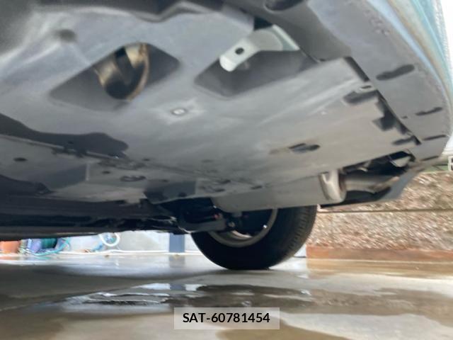 Toyota PRIUS 2012-08 8850411-5