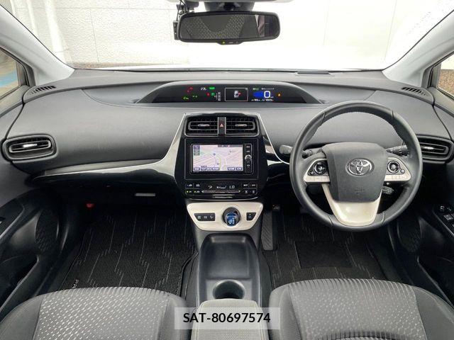 Toyota PRIUS 2017-12 8850388-1