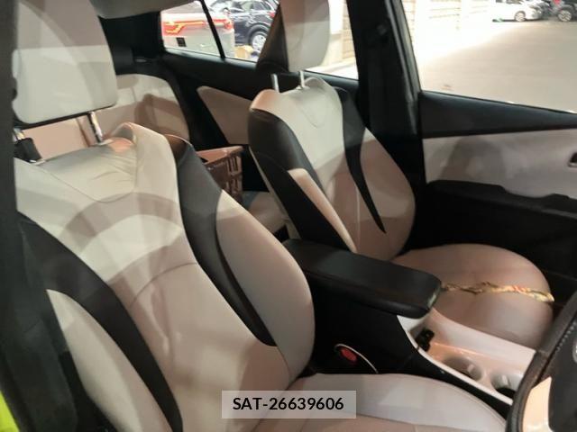 Toyota PRIUS 2016-03 8850403-15