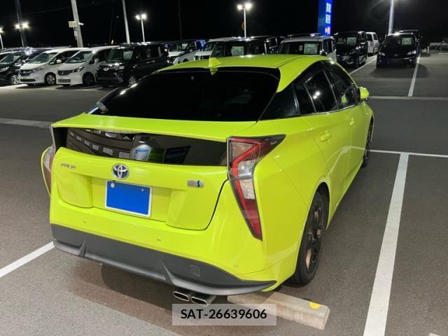 Toyota PRIUS 2016-03 8850403-5