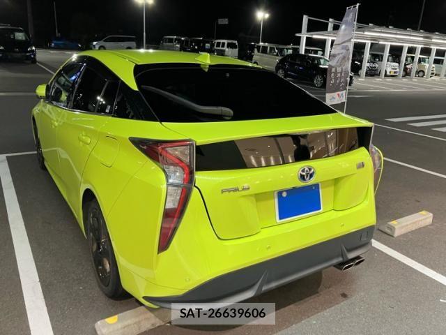 Toyota PRIUS 2016-03 8850403-6