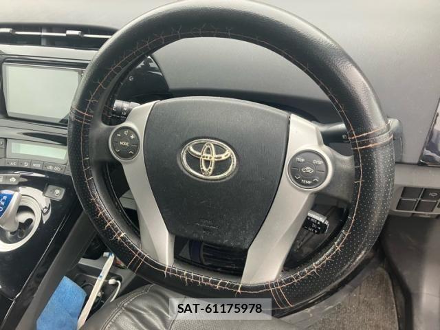 Toyota PRIUS 2010-02 8850415-11