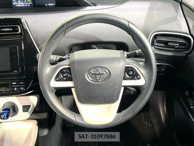 Toyota PRIUS 2017-07 8850395-10