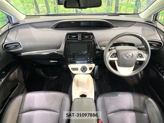 Toyota PRIUS 2017-07 8850395-1