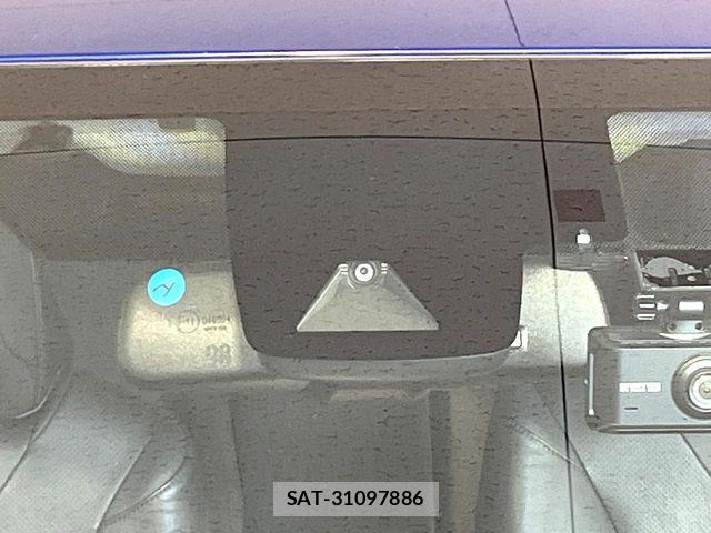 Toyota PRIUS 2017-07 8850395-4