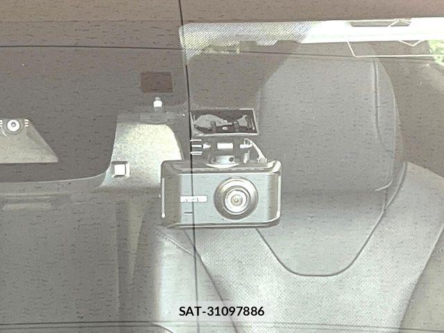 Toyota PRIUS 2017-07 8850395-6