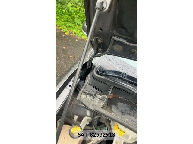 Toyota PRIUS 2011-09 8849630-13