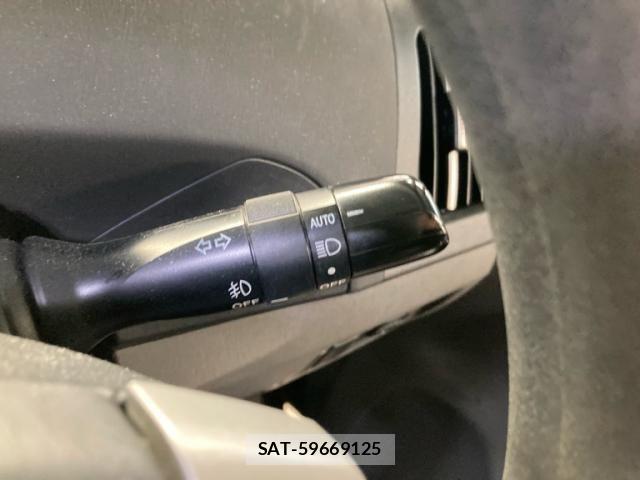 Toyota PRIUS 2010-03 8850417-15