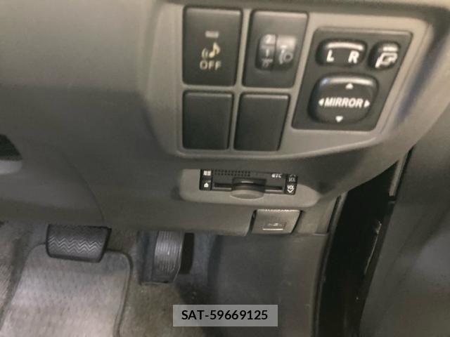 Toyota PRIUS 2010-03 8850417-16