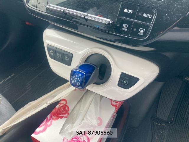 Toyota PRIUS 2016-10 8849982-18