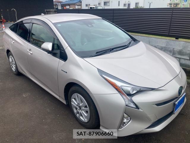 Toyota PRIUS 2016-10 8849982-1