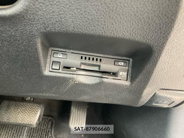 Toyota PRIUS 2016-10 8849982-22
